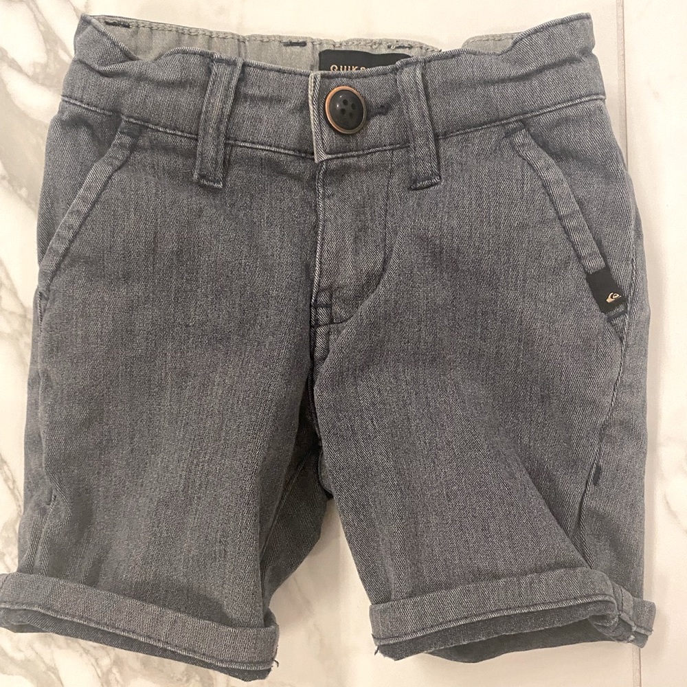 Boys Quiksilver shorts size 2t